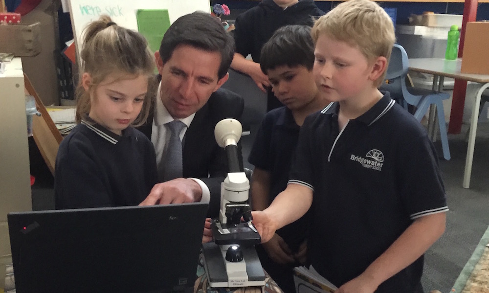 Minister Simon Birmingham at Bridgewater Primary in SA