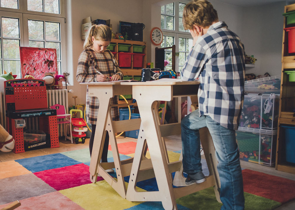 Sit-stand tables