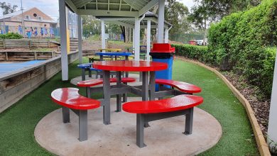 outdoor table and chairs